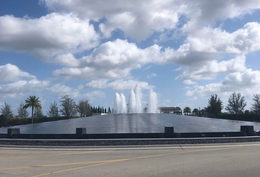 For Sale: $2,800,000 (5 beds, 5 baths, 4862 Square Feet)