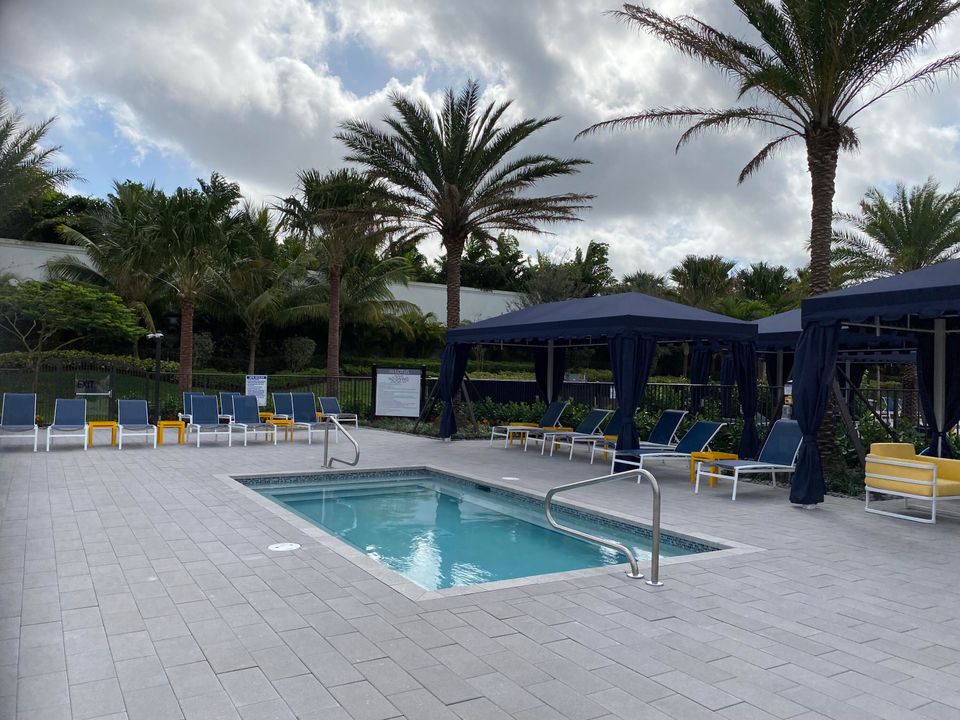 For Sale: $2,800,000 (5 beds, 5 baths, 4862 Square Feet)