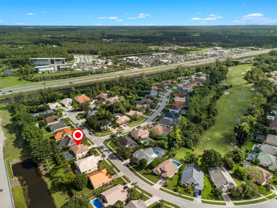 Activo con contrato: $765,000 (5 camas, 3 baños, 2686 Pies cuadrados)