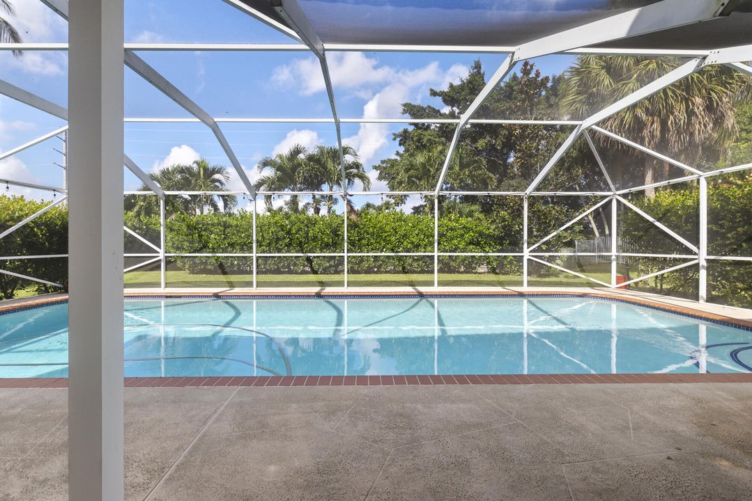 Activo con contrato: $765,000 (5 camas, 3 baños, 2686 Pies cuadrados)