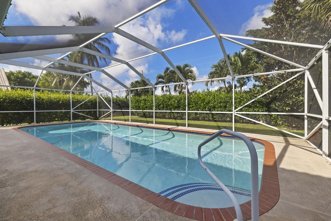 Activo con contrato: $765,000 (5 camas, 3 baños, 2686 Pies cuadrados)