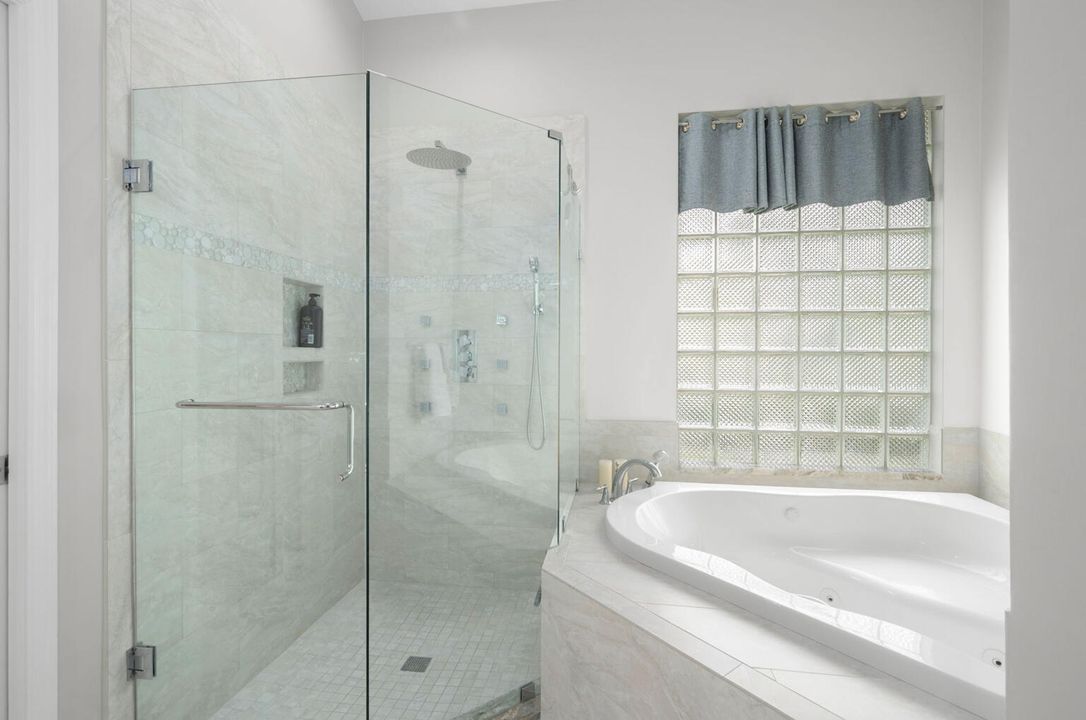 Active With Contract: $599,999 (3 beds, 2 baths, 2187 Square Feet)