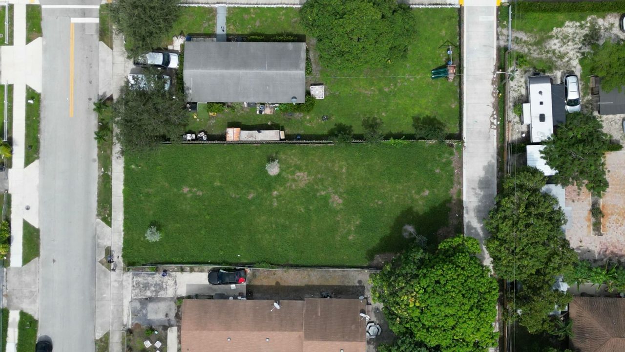 Под контрактом: $275,000 (0 спален, 0 ванн, 0 Квадратных фут)