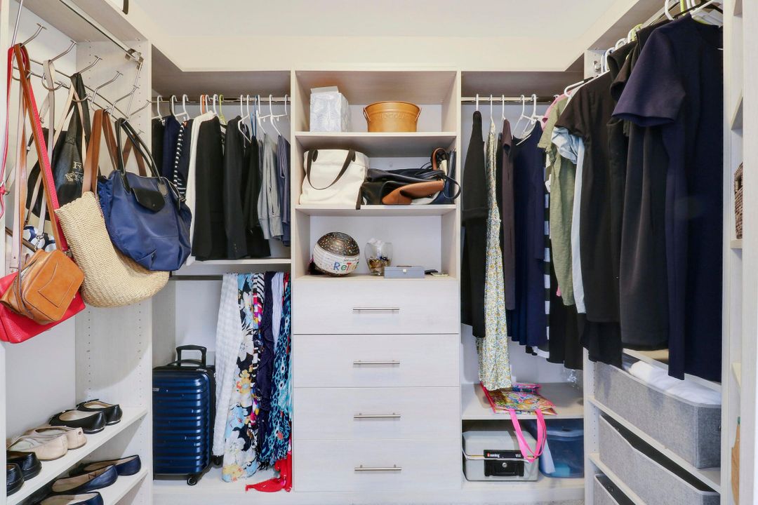 合同活跃: $948,000 (2 贝兹, 2 浴室, 1333 平方英尺)