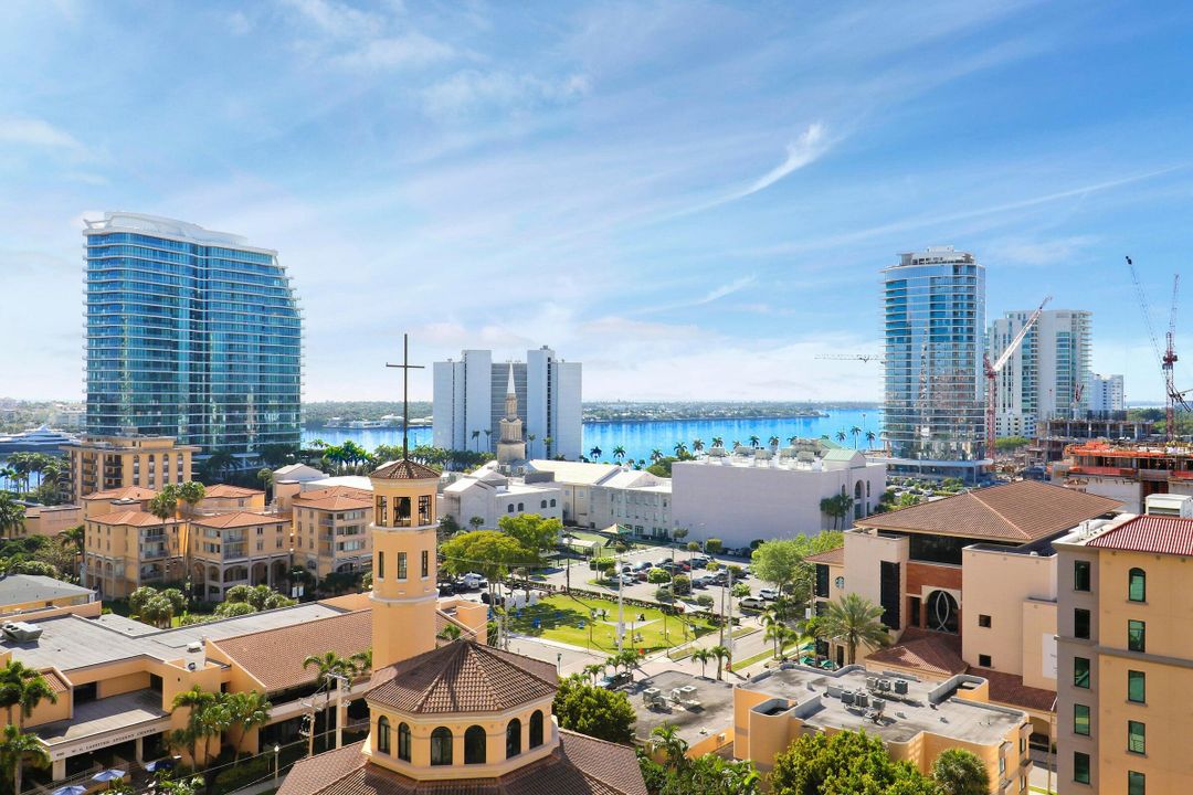 合同活跃: $948,000 (2 贝兹, 2 浴室, 1333 平方英尺)