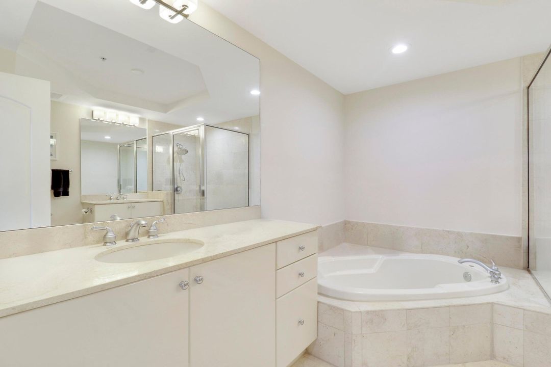 合同活跃: $948,000 (2 贝兹, 2 浴室, 1333 平方英尺)