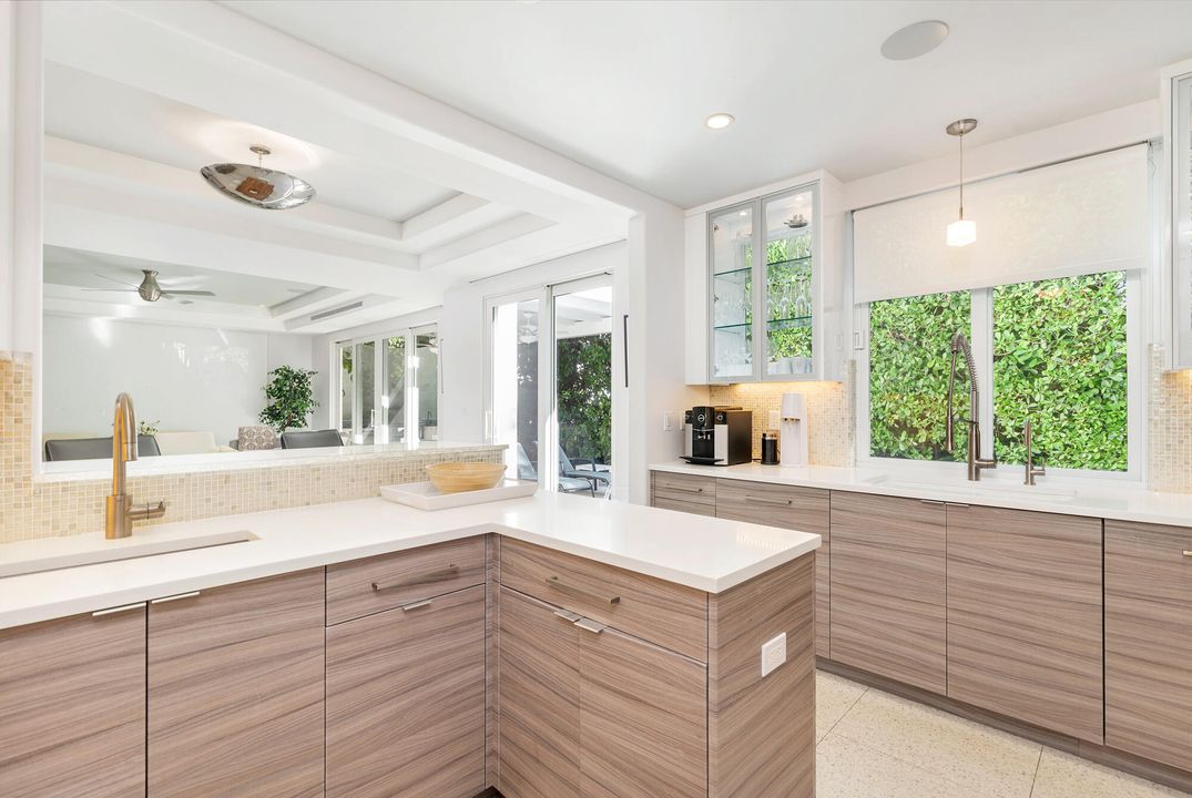 待售: $7,999,000 (4 贝兹, 4 浴室, 2471 平方英尺)