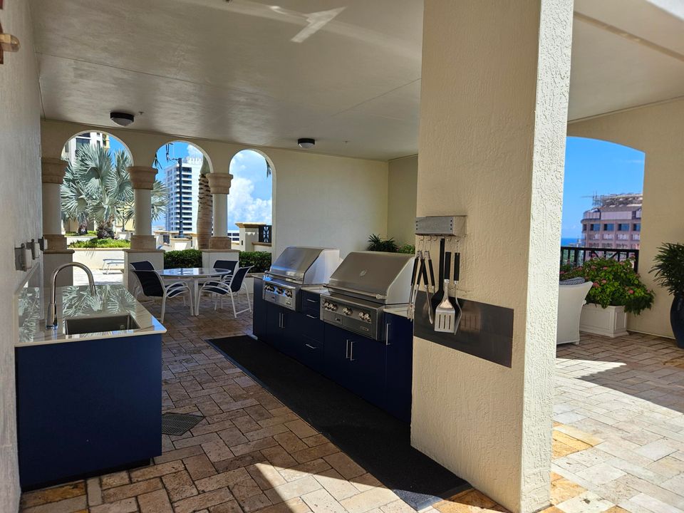 合同活跃: $948,000 (2 贝兹, 2 浴室, 1333 平方英尺)