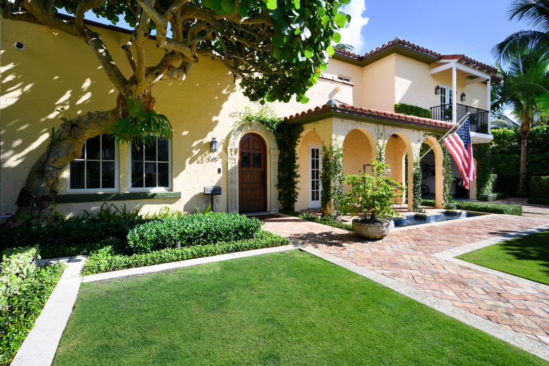 For Sale: $10,000,000 (5 beds, 5 baths, 4916 Square Feet)