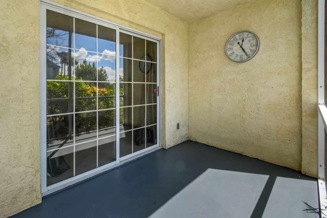 合同活跃: $1,700 (2 贝兹, 2 浴室, 874 平方英尺)