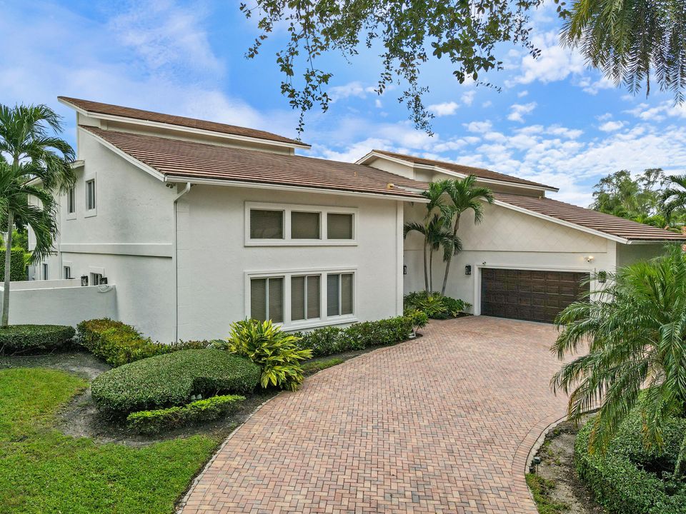 For Sale: $2,499,000 (4 beds, 3 baths, 4661 Square Feet)