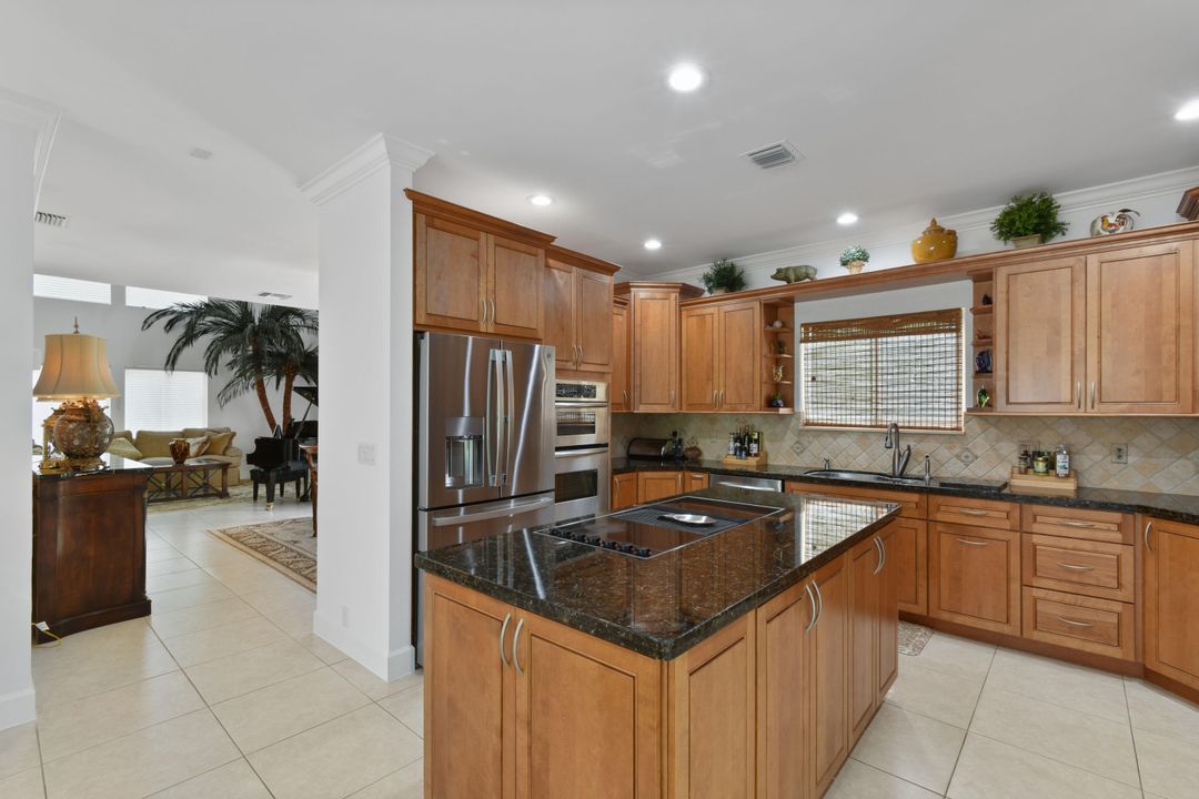 For Sale: $2,499,000 (4 beds, 3 baths, 4661 Square Feet)