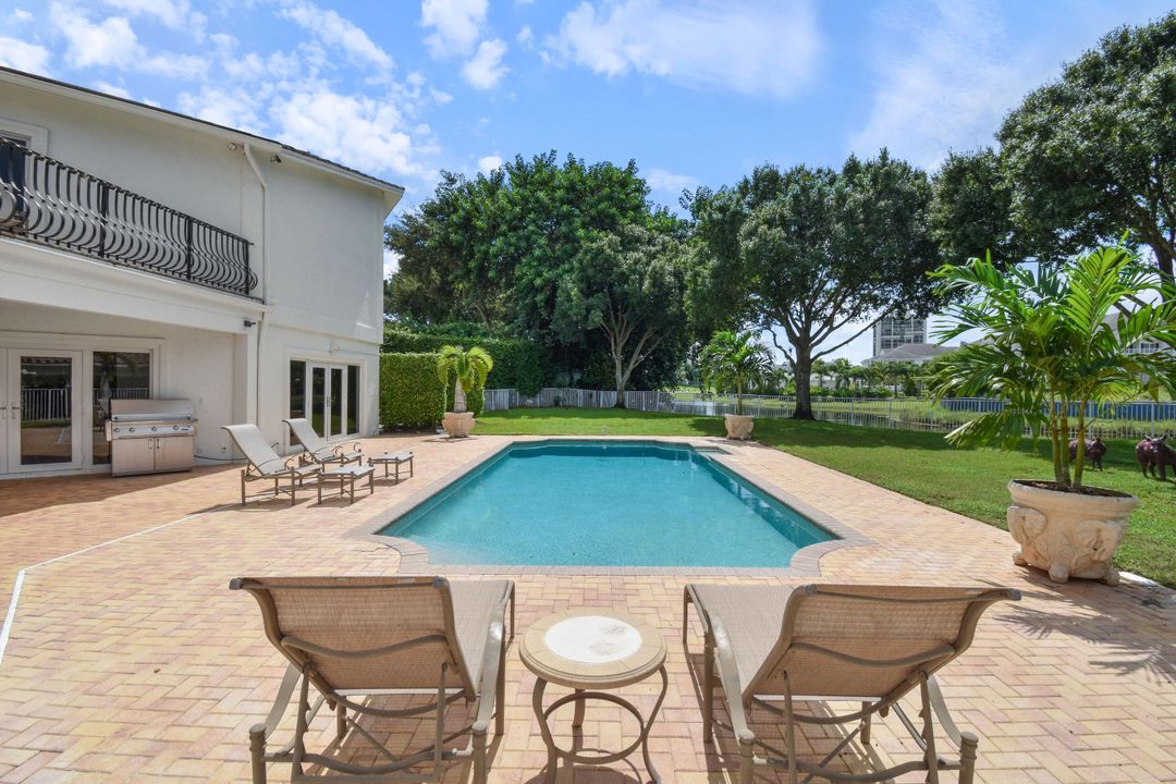 For Sale: $2,499,000 (4 beds, 3 baths, 4661 Square Feet)