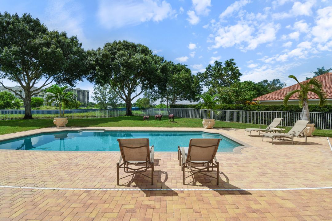 For Sale: $2,499,000 (4 beds, 3 baths, 4661 Square Feet)