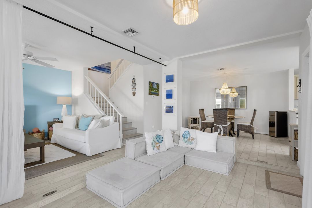 合同活跃: $450,000 (3 贝兹, 2 浴室, 1348 平方英尺)