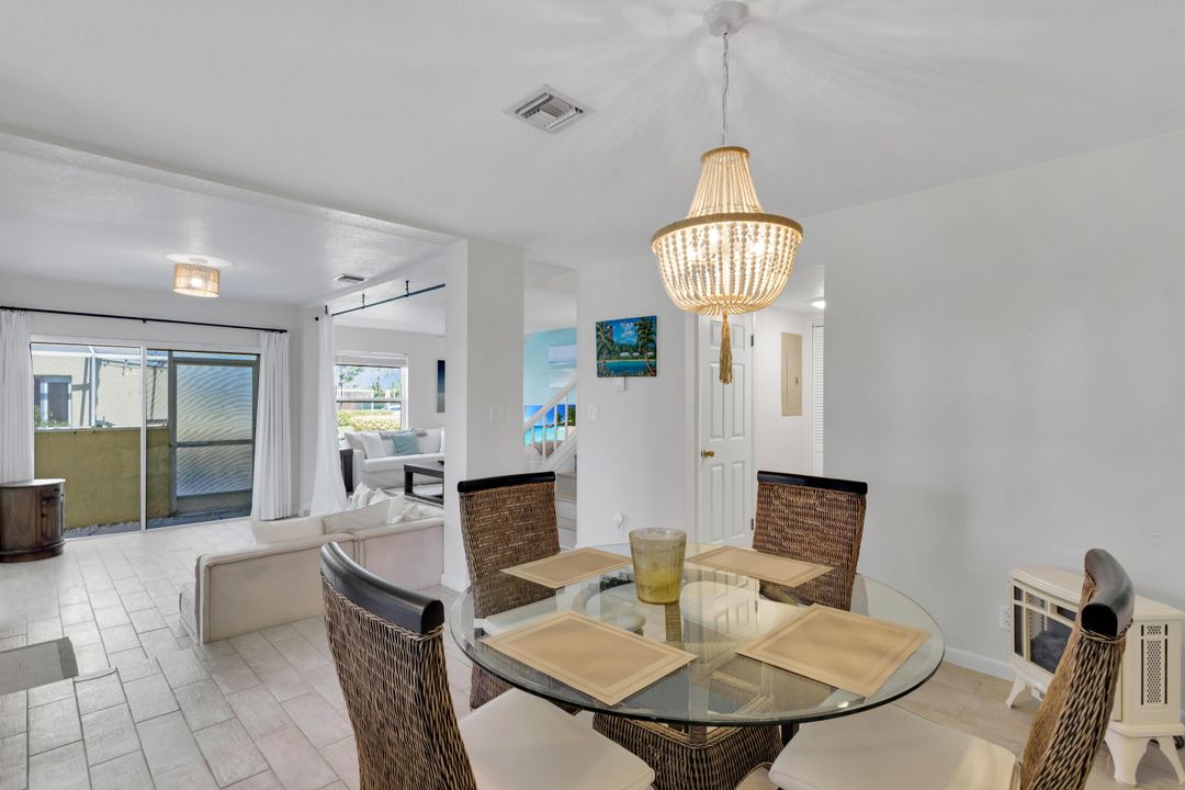 合同活跃: $450,000 (3 贝兹, 2 浴室, 1348 平方英尺)