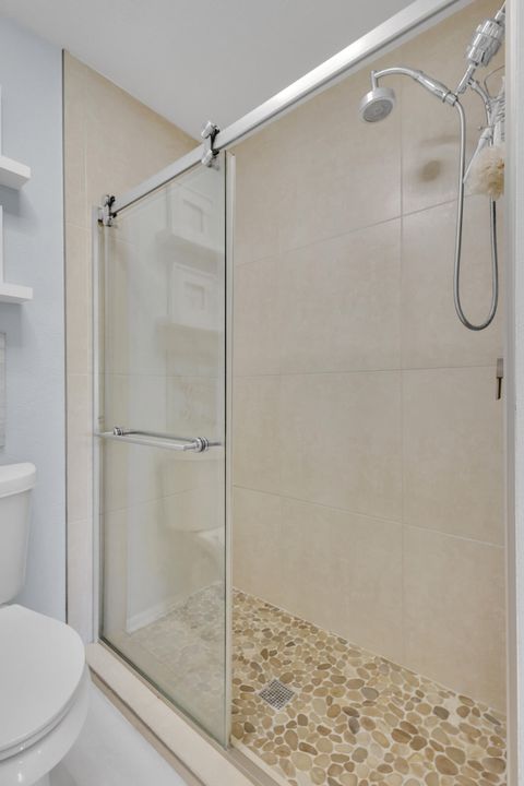 合同活跃: $450,000 (3 贝兹, 2 浴室, 1348 平方英尺)