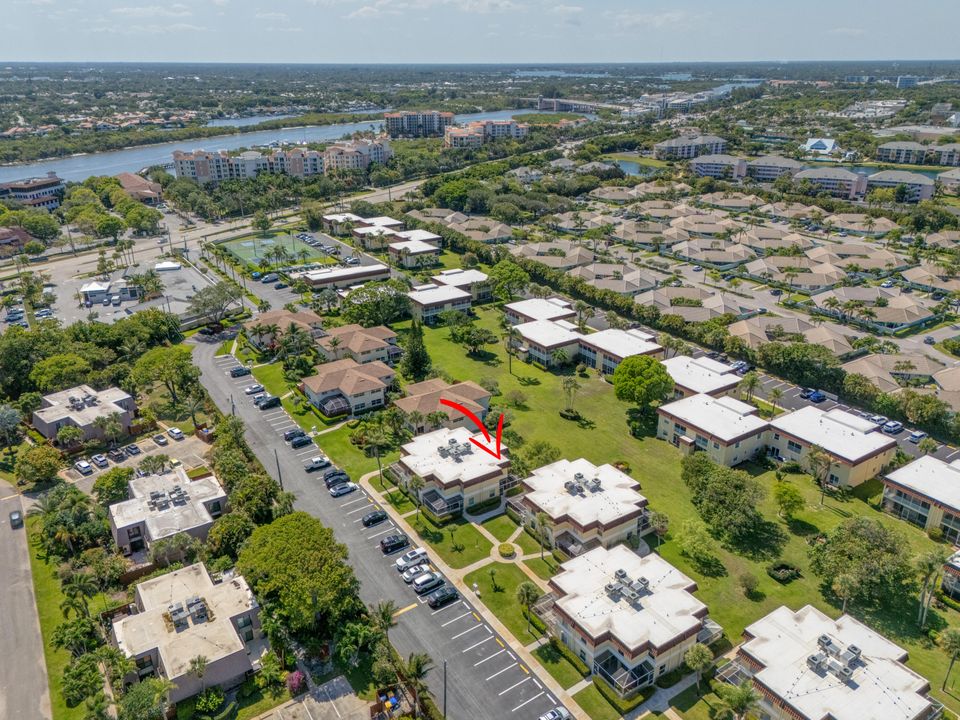 合同活跃: $450,000 (3 贝兹, 2 浴室, 1348 平方英尺)