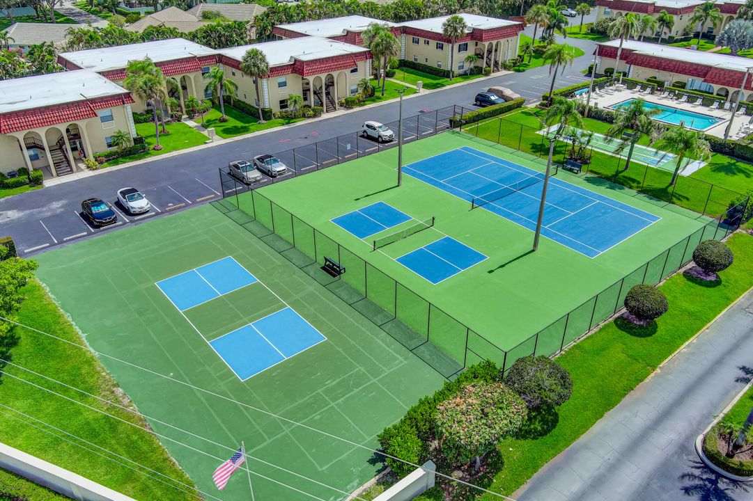 合同活跃: $450,000 (3 贝兹, 2 浴室, 1348 平方英尺)