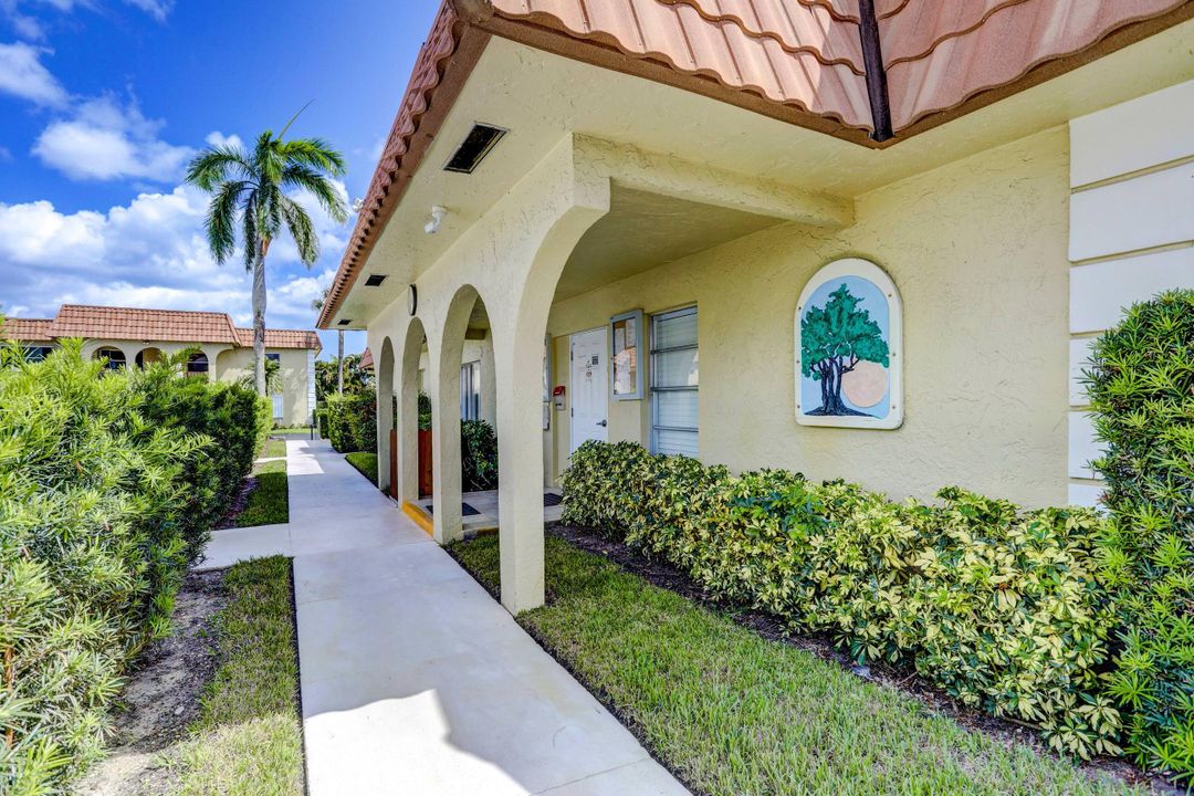 合同活跃: $450,000 (3 贝兹, 2 浴室, 1348 平方英尺)