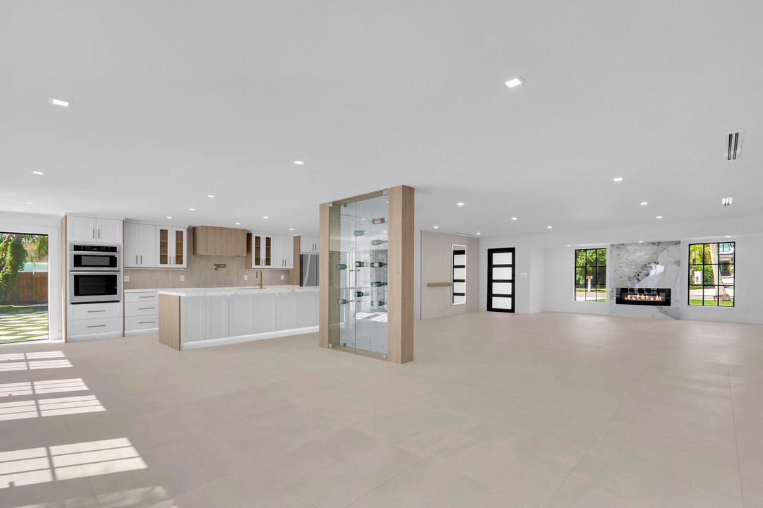 For Sale: $1,995,000 (4 beds, 4 baths, 3413 Square Feet)