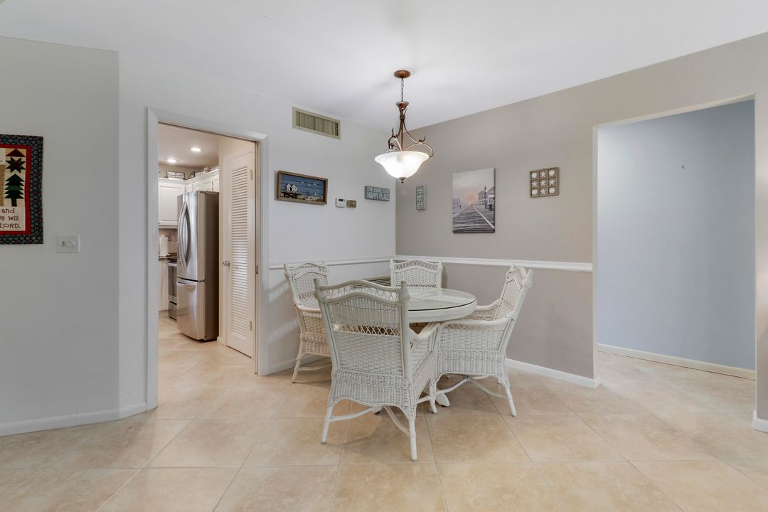 На продажу: $320,000 (2 спален, 2 ванн, 920 Квадратных фут)