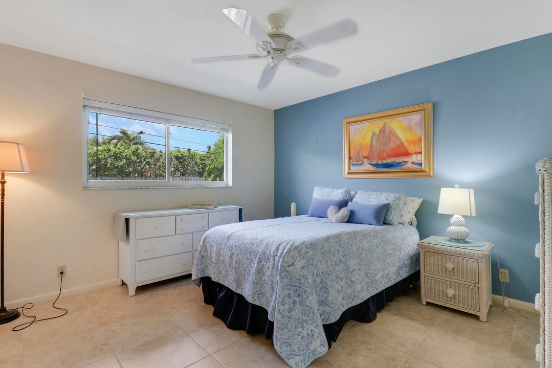 На продажу: $320,000 (2 спален, 2 ванн, 920 Квадратных фут)