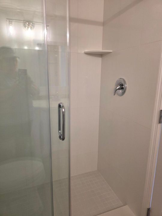 Под контрактом: $5,800 (3 спален, 2 ванн, 1315 Квадратных фут)