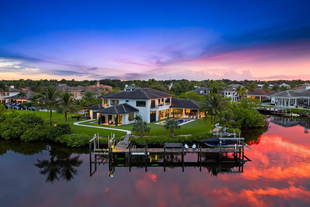 На продажу: $12,990,000 (5 спален, 6 ванн, 6476 Квадратных фут)