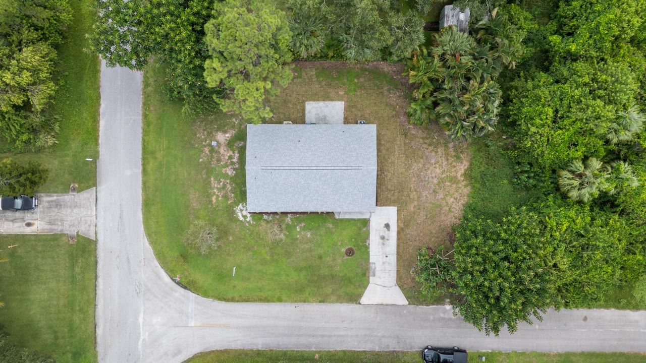 For Sale: $305,000 (3 beds, 2 baths, 1403 Square Feet)