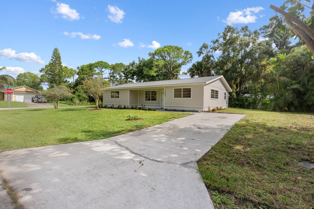 For Sale: $305,000 (3 beds, 2 baths, 1403 Square Feet)