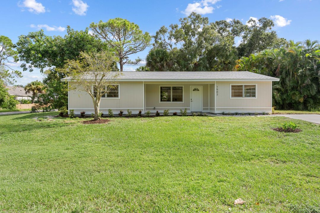 For Sale: $305,000 (3 beds, 2 baths, 1403 Square Feet)