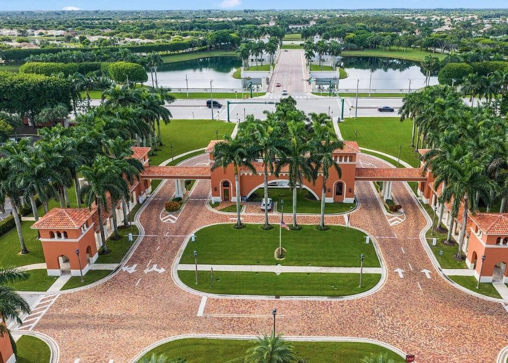 Под контрактом: $5,800 (2 спален, 2 ванн, 1851 Квадратных фут)