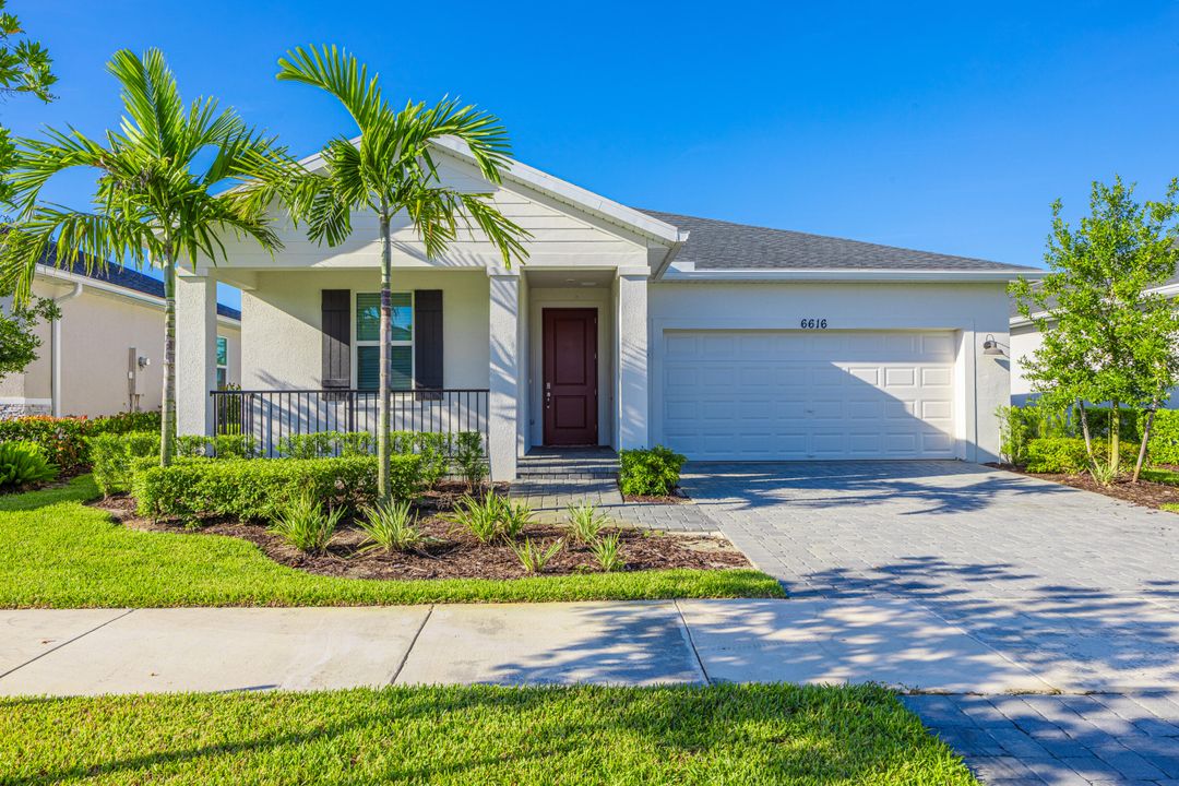 Recently Rented: $2,600 (3 beds, 2 baths, 1654 Square Feet)