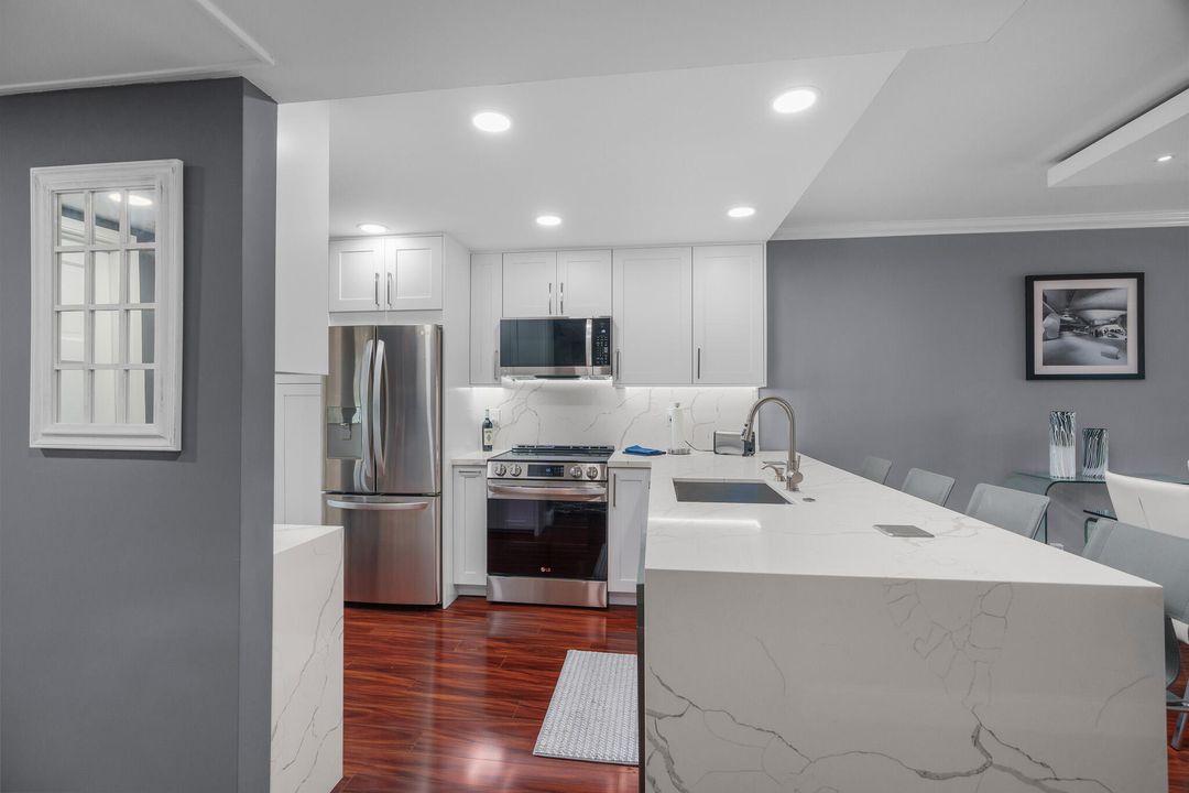Active With Contract: $224,424 (1 beds, 1 baths, 960 Square Feet)