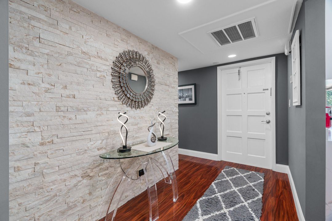 Active With Contract: $224,424 (1 beds, 1 baths, 960 Square Feet)