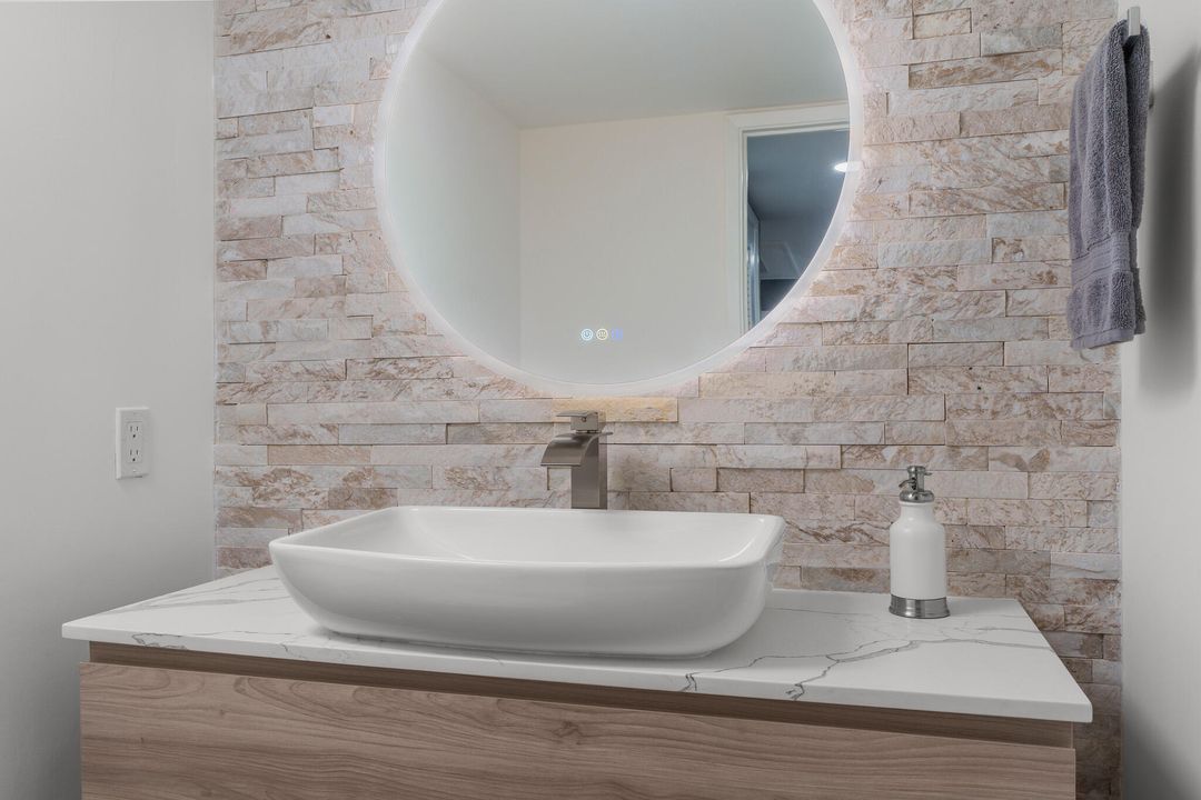 Active With Contract: $224,424 (1 beds, 1 baths, 960 Square Feet)