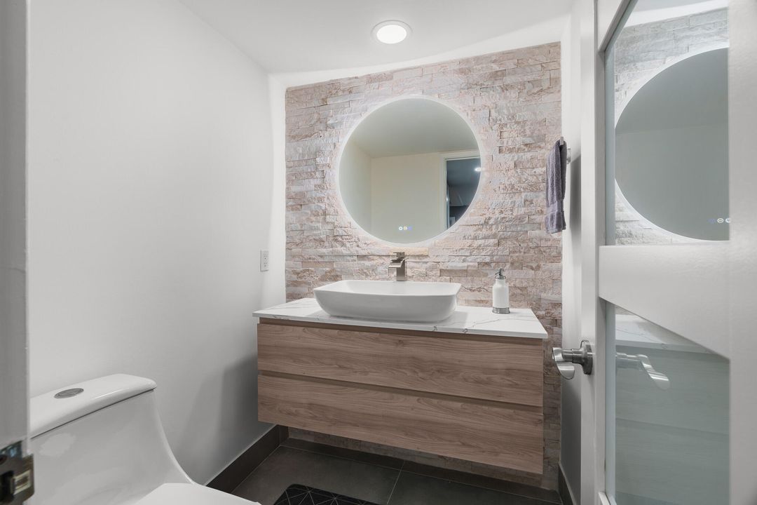 Active With Contract: $224,424 (1 beds, 1 baths, 960 Square Feet)