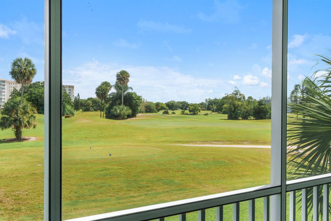 Active With Contract: $224,424 (1 beds, 1 baths, 960 Square Feet)