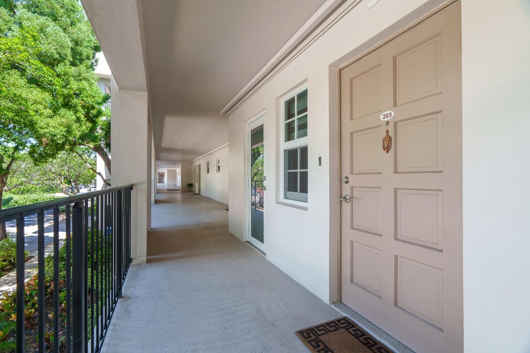 Active With Contract: $224,424 (1 beds, 1 baths, 960 Square Feet)