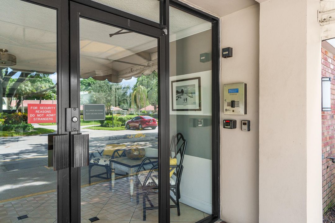 Active With Contract: $224,424 (1 beds, 1 baths, 960 Square Feet)