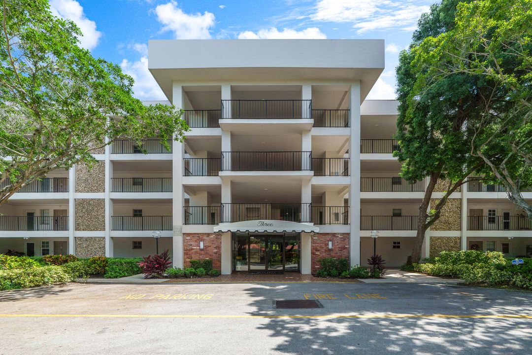 Active With Contract: $224,424 (1 beds, 1 baths, 960 Square Feet)