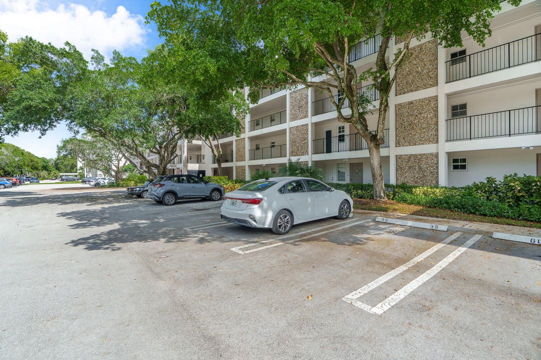 Active With Contract: $224,424 (1 beds, 1 baths, 960 Square Feet)