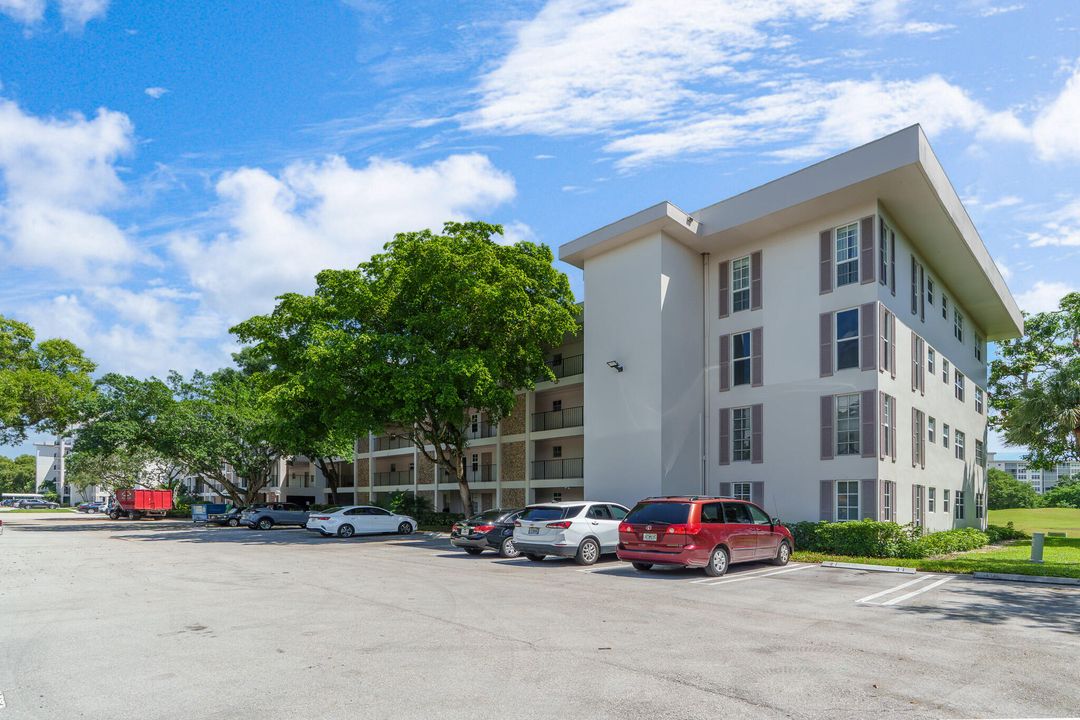 Active With Contract: $224,424 (1 beds, 1 baths, 960 Square Feet)