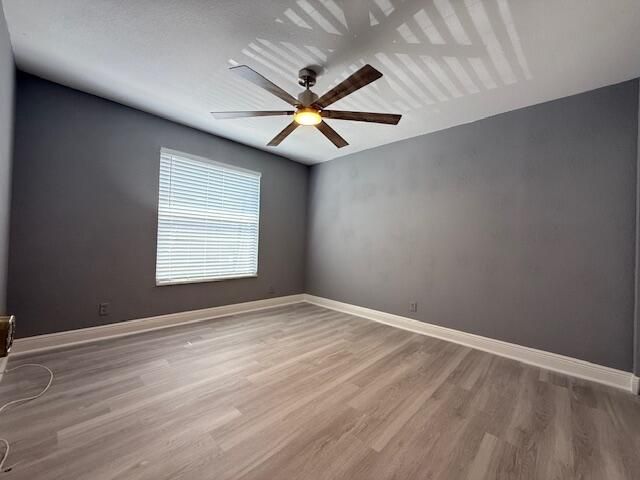 Activo con contrato: $435,000 (3 camas, 2 baños, 1449 Pies cuadrados)