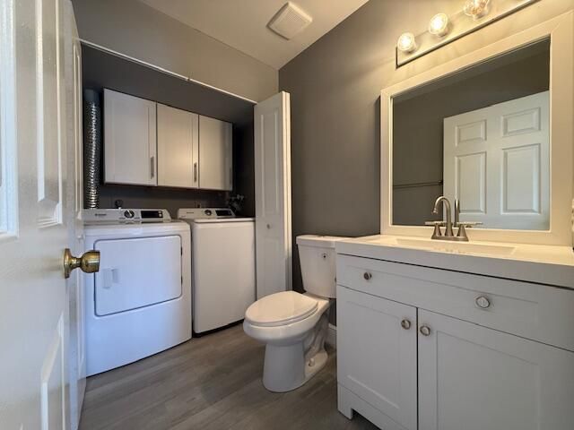 Activo con contrato: $435,000 (3 camas, 2 baños, 1449 Pies cuadrados)