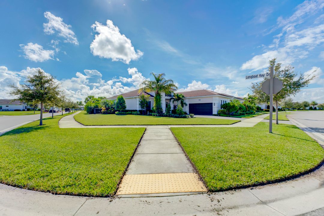 Activo con contrato: $829,900 (3 camas, 3 baños, 2766 Pies cuadrados)