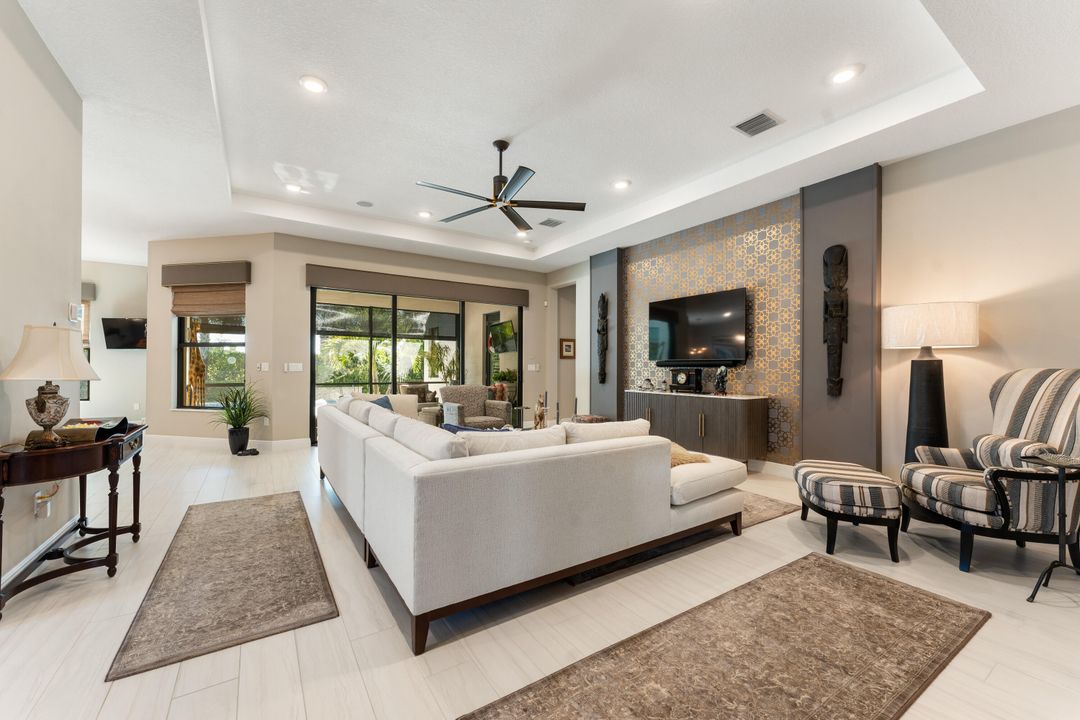 Activo con contrato: $829,900 (3 camas, 3 baños, 2766 Pies cuadrados)