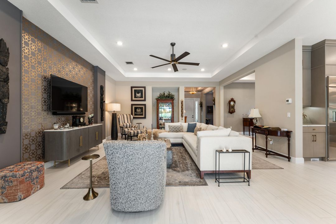 Activo con contrato: $829,900 (3 camas, 3 baños, 2766 Pies cuadrados)