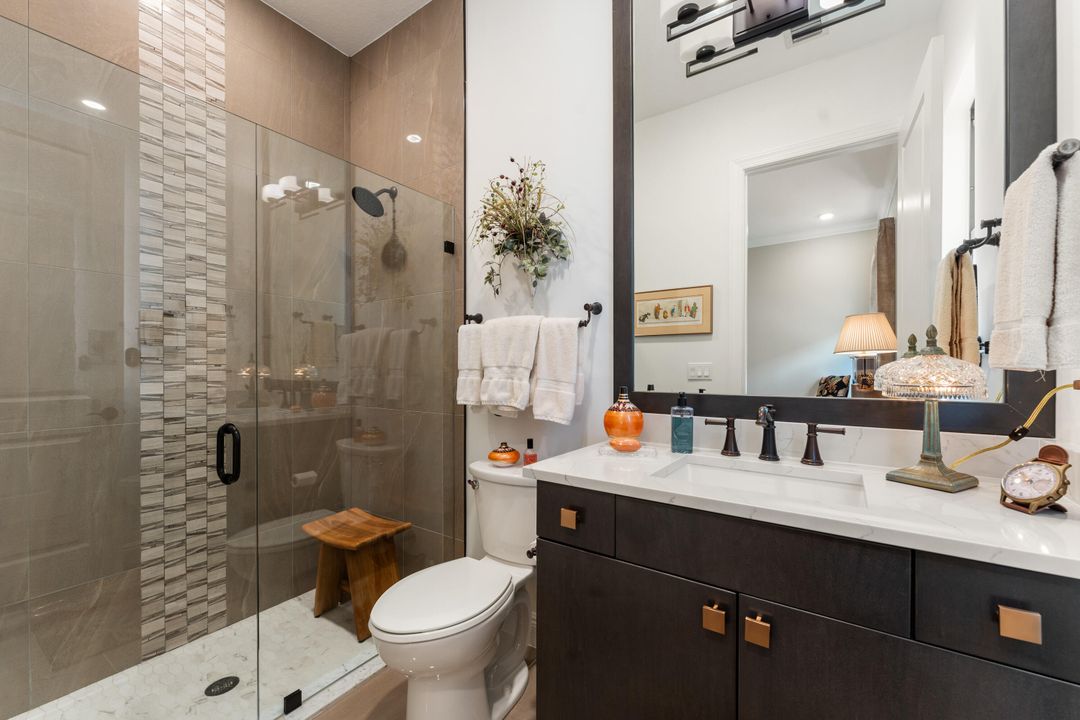 Activo con contrato: $829,900 (3 camas, 3 baños, 2766 Pies cuadrados)